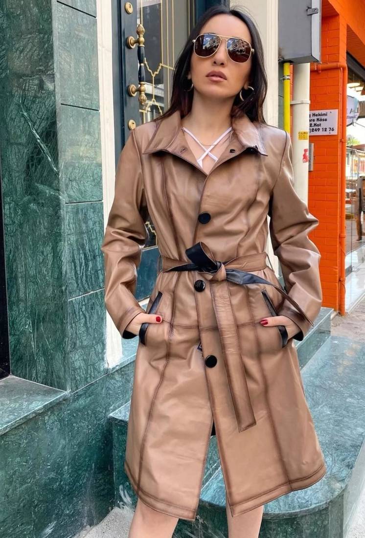Women’s black furr collar  full-length safari-inspired leather trench coat