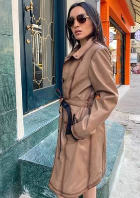 Women’s black furr collar  full-length safari-inspired leather trench coat 2