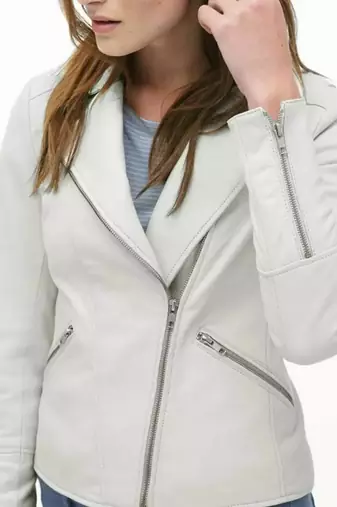 Women’s white biker lambskin leather jacket zipper detail
