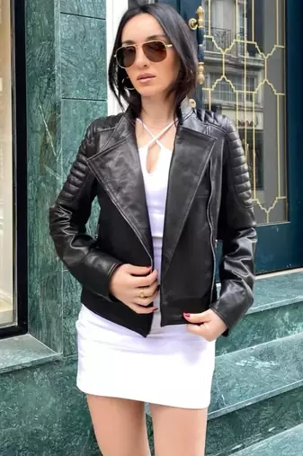 Women’s black lambskin leather jacket-quilted shoulder zipper jacket