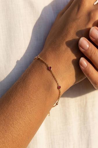 Elegant 925 Sterling Silver Bracelet with Delicate Chain Design and Ruby Red Stone Accents for Women’s Everyday Wear