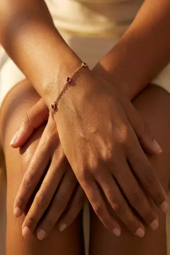 Elegant 925 Sterling Silver Bracelet with Delicate Chain Design and Ruby Red Stone Accents for Women’s Everyday Wear