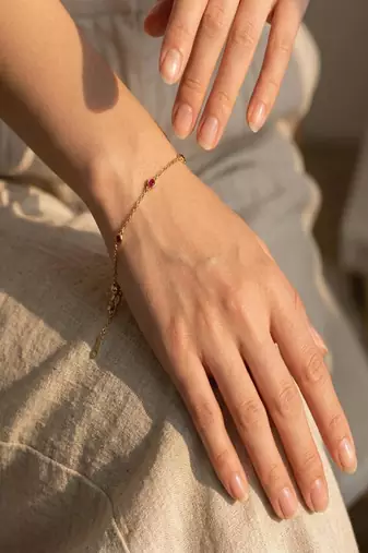 Elegant 925 Sterling Silver Bracelet with Delicate Chain Design and Ruby Red Stone Accents for Women’s Everyday Wear