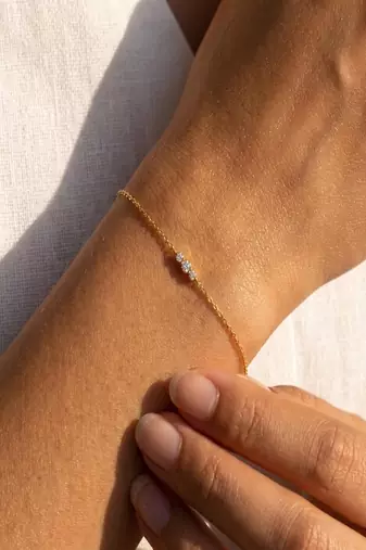 Elegant 925 Sterling Silver Bracelet with Delicate Chain and Sparkling Diamond Accent for Women’s Everyday Wear