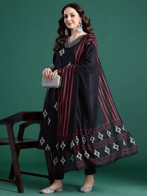 Ethnic Motifs Printed Thread Work Pure Cotton Kurta With Trousers & Dupatta 1