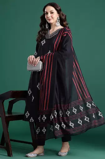 Ethnic Motifs Printed Thread Work Pure Cotton Kurta With Trousers & Dupatta