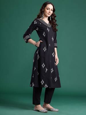 Ethnic Motifs Printed Thread Work Pure Cotton Kurta With Trousers & Dupatta 5