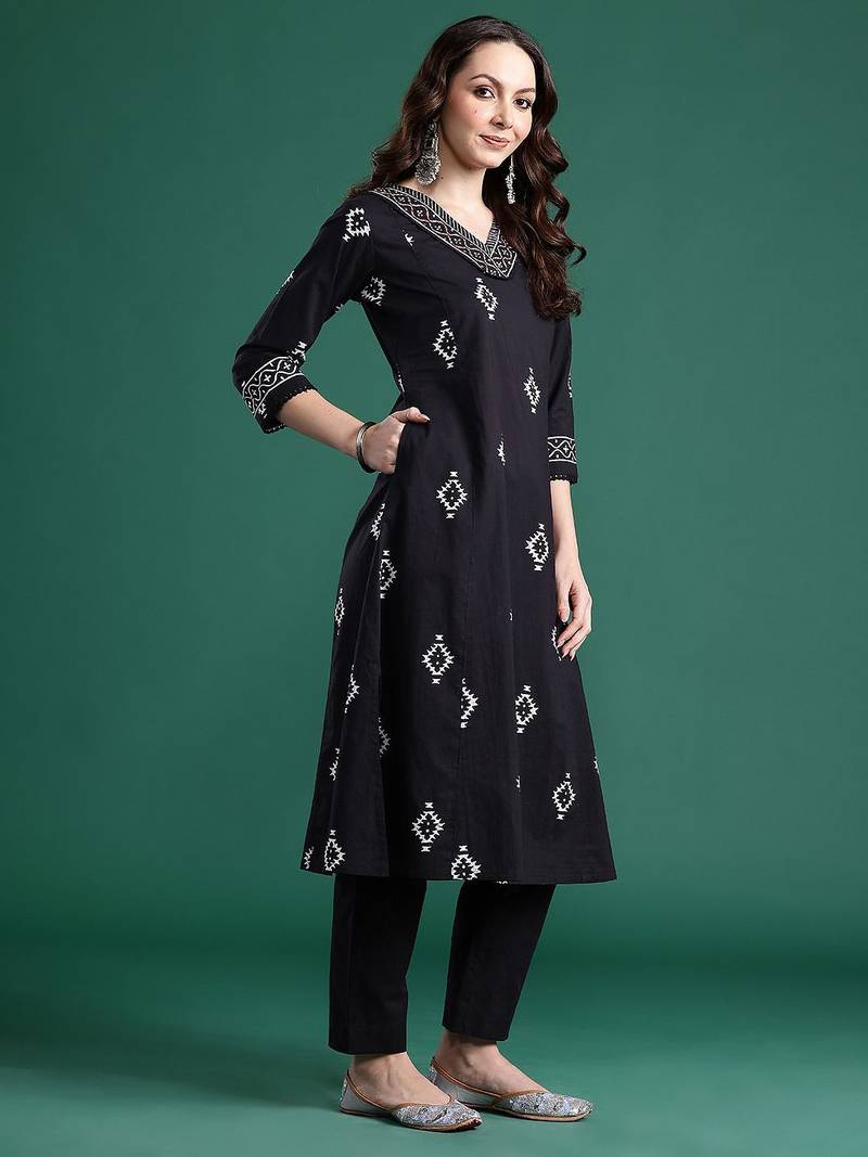 Ethnic Motifs Printed Thread Work Pure Cotton Kurta With Trousers & Dupatta