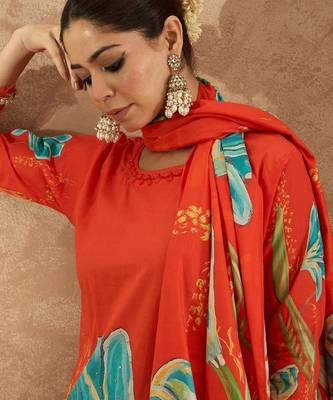 Women Floral Printed Regular Pure Cotton Kurta with Trousers & Dupatta 2