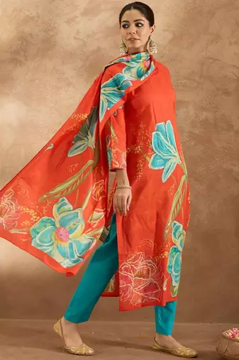 Women Floral Printed Regular Pure Cotton Kurta with Trousers & Dupatta