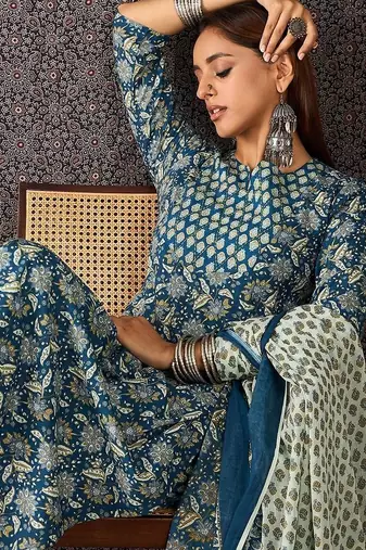 Women Ethnic Motifs Printed Regular Sequinned Pure Cotton Kurta with Trousers & With Dupatta