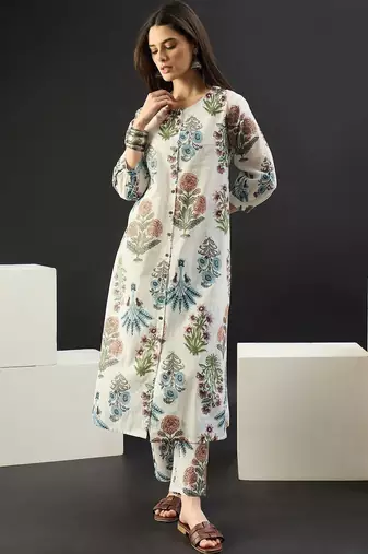 Women Floral Printed Regular Pure Cotton Kurta with Trousers