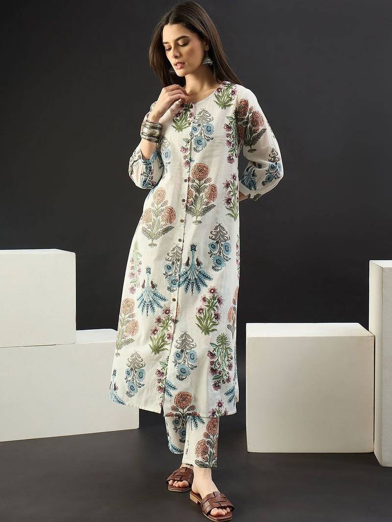Women Floral Printed Regular Pure Cotton Kurta with Trousers