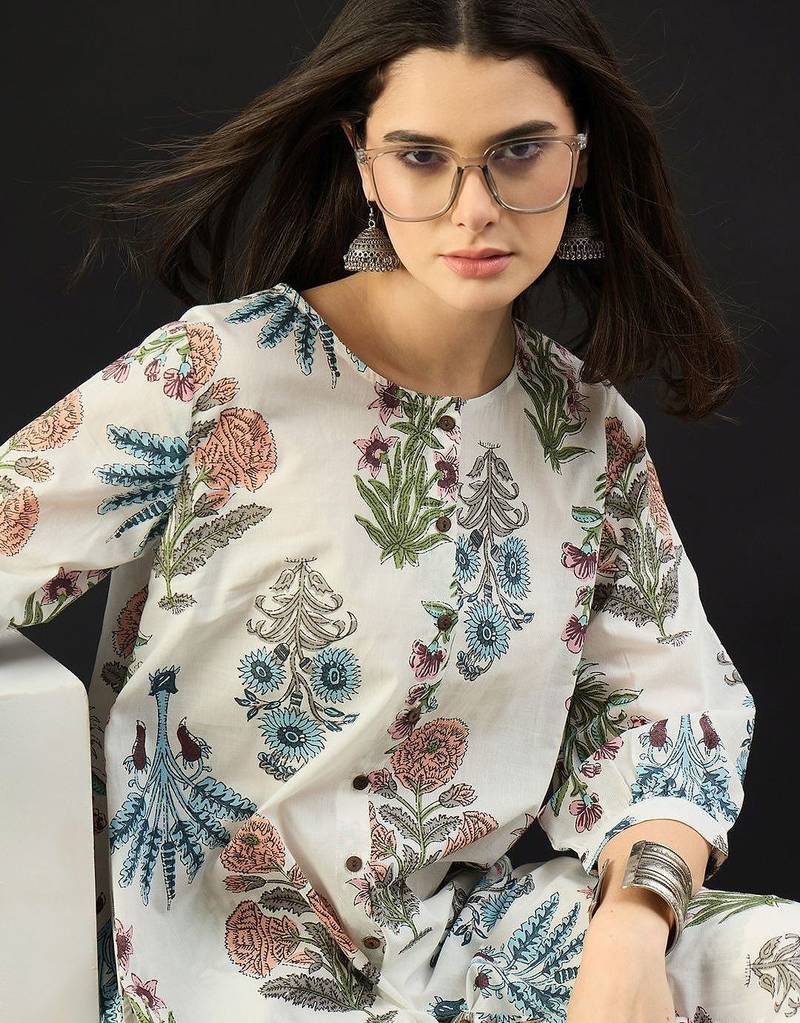 Women Floral Printed Regular Pure Cotton Kurta with Trousers