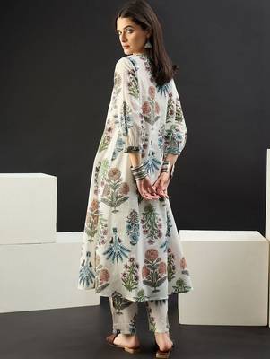 Women Floral Printed Regular Pure Cotton Kurta with Trousers 5