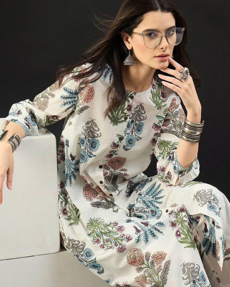 Women Floral Printed Regular Pure Cotton Kurta with Trousers