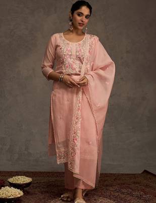 Women Floral Embroidered Regular Thread Work Kurta with Trousers & With Dupatta 1
