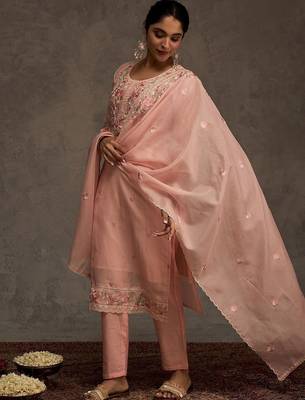 Women Floral Embroidered Regular Thread Work Kurta with Trousers & With Dupatta 5