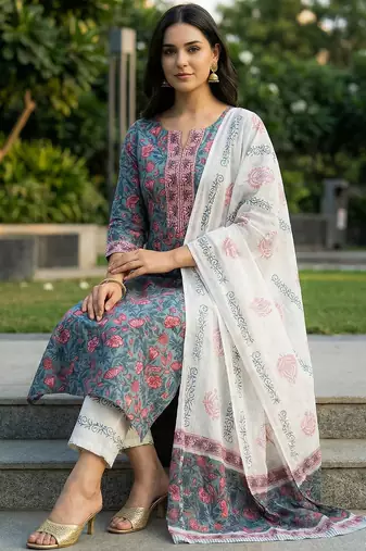 Women Floral Printed Regular Thread Work Pure Cotton Kurta with Trousers & With Dupatta