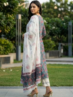Women Floral Printed Regular Thread Work Pure Cotton Kurta with Trousers & With Dupatta 4