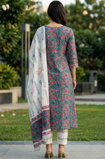 Women Floral Printed Regular Thread Work Pure Cotton Kurta with Trousers & With Dupatta