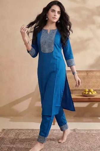 Women Ethnic Motifs Embroidered Regular Thread Work Kurta with Trousers