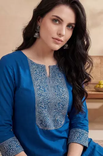 Women Ethnic Motifs Embroidered Regular Thread Work Kurta with Trousers