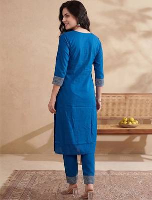 Women Ethnic Motifs Embroidered Regular Thread Work Kurta with Trousers 4
