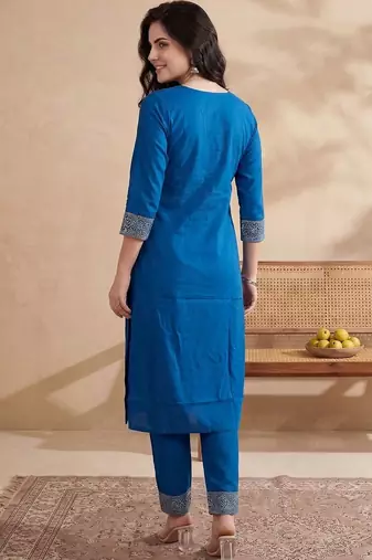 Women Ethnic Motifs Embroidered Regular Thread Work Kurta with Trousers