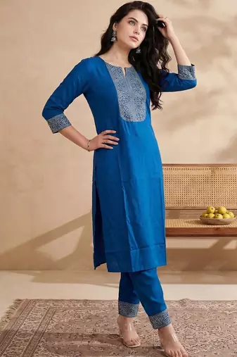 Women Ethnic Motifs Embroidered Regular Thread Work Kurta with Trousers