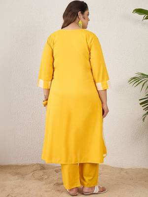 Plus Size Yellow Printed A-Line Kurta Trousers Set 4