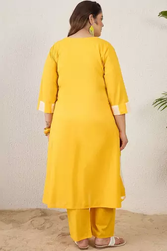 Plus Size Yellow Printed A-Line Kurta Trousers Set