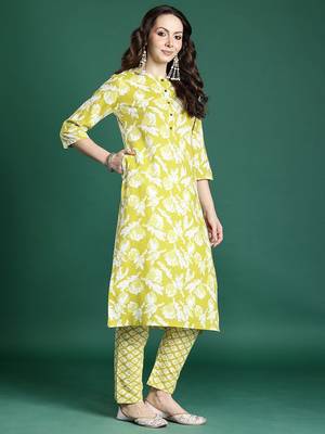Floral Printed Regular Pure Cotton Kurta with Trousers & With Dupatta 5