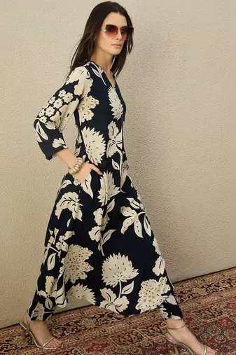 Women Floral Printed Regular Kurta with Trousers