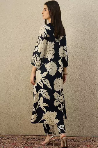 Women Floral Printed Regular Kurta with Trousers