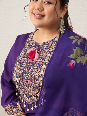 Plus Size Purple Embroidered Straight Kurta Trousers With Dupatta Set 3