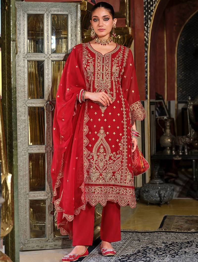 Ethnic Motifs Embroidered Sequinned Kurta with Trousers & Dupatta