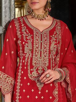 Ethnic Motifs Embroidered Sequinned Kurta with Trousers & Dupatta 3