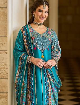 Ethnic Motifs Embroidered V-Neck Thread Work Kurta With Trousers & Dupatta 2