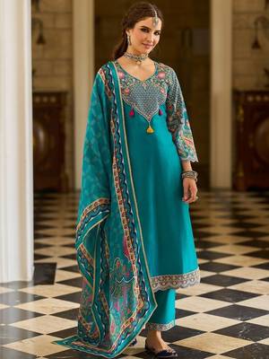 Ethnic Motifs Embroidered V-Neck Thread Work Kurta With Trousers & Dupatta 5