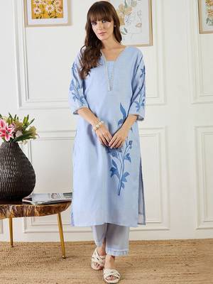 Women Floral Printed Linen Kurta with Trousers & Dupatta 5