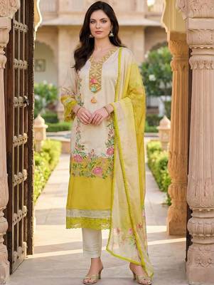 Women Floral Printed Regular Thread Work Kurta with Trousers & With Dupatta 1