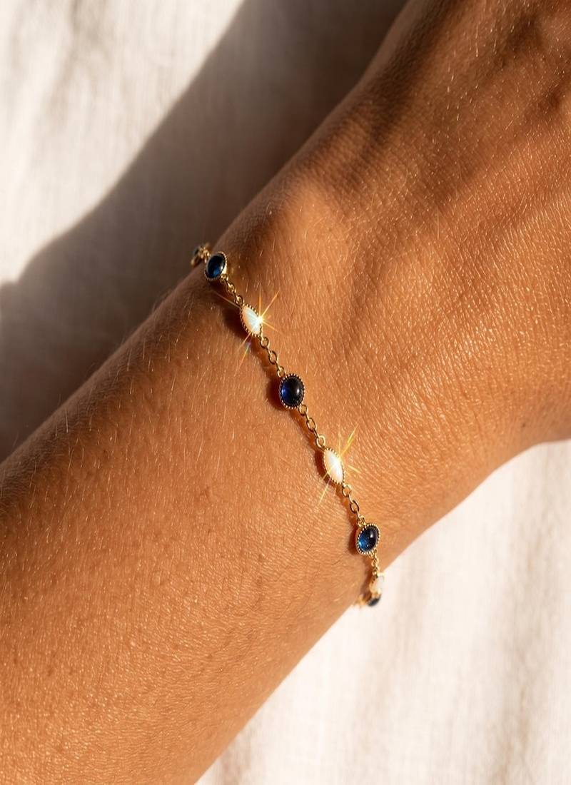 Elegant 925 Sterling Silver Bracelet with Deep Blue Stones and Sparkling Accents for Women’s Everyday Wear