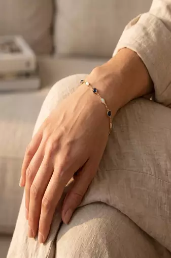 Elegant 925 Sterling Silver Bracelet with Deep Blue Stones and Sparkling Accents for Women’s Everyday Wear