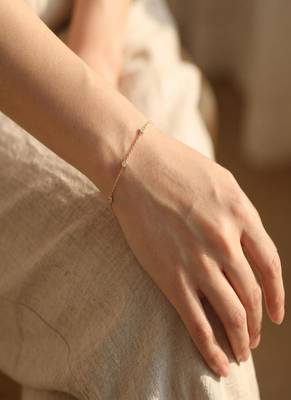 Elegant 925 Sterling Silver Bracelet with Round Crystal Accents and Delicate Gold-Plated Chain Design for Women 4