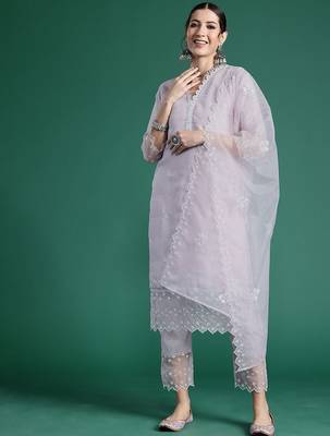 Women Floral Embroidered Regular Thread Work Kurta with Trousers & With Dupatta 1