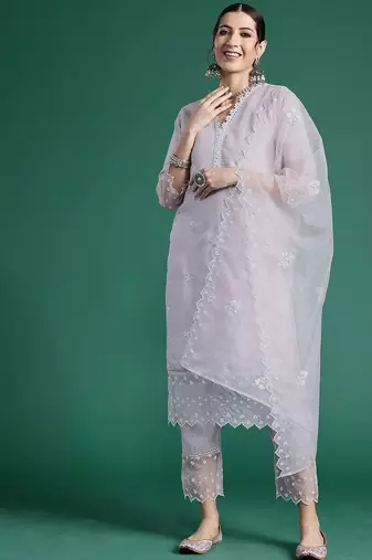 Women Floral Embroidered Regular Thread Work Kurta with Trousers & With Dupatta
