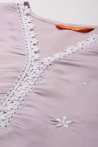 Women Floral Embroidered Regular Thread Work Kurta with Trousers & With Dupatta