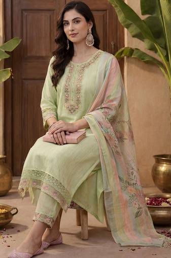 Women Ethnic Motifs Embroidered Regular Thread Work Kurta with Trousers & With Dupatta