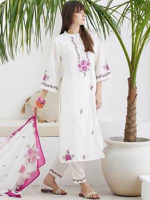 Women Floral Embroidered Regular Thread Work Pure Cotton Kurta with Trousers & With Dupatta 5